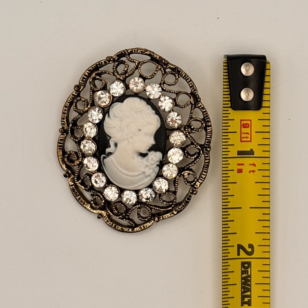 Vintage Victorian Revival Cameo Brooch - Picture 10 of 11